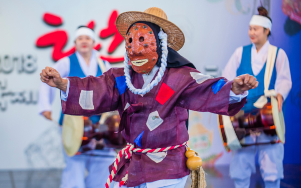 ANDONG , SOUTH KOREA - OCT 01 : Actors performing the traditinal Korean Maskdance at Andong South Korea on October 01 2018 , The Maskdance festival held in Andong annually